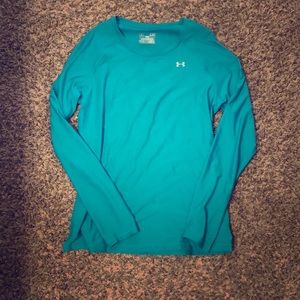 Women’s under armour heat gear top